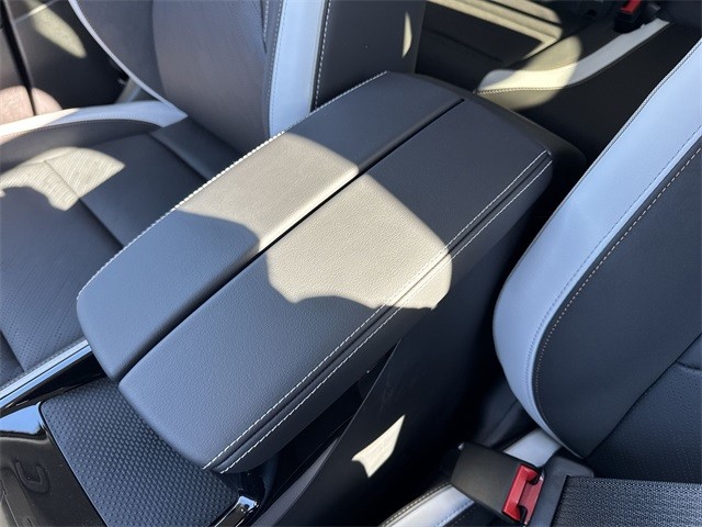 Buick Envision Vehicle Full-screen Gallery Image 21