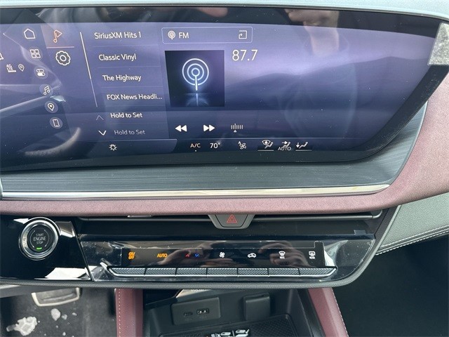 Buick Envision Vehicle Full-screen Gallery Image 16