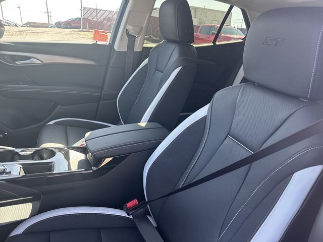 Buick Envision Vehicle Full-screen Gallery Image 11