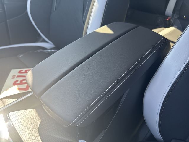 Buick Envision Vehicle Full-screen Gallery Image 21