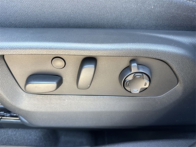 Buick Envision Vehicle Full-screen Gallery Image 12