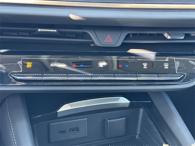 Buick Envision Vehicle Full-screen Gallery Image 19