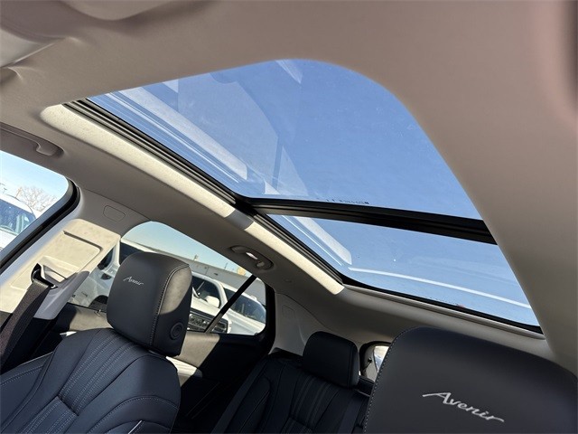 Buick Envision Vehicle Full-screen Gallery Image 22