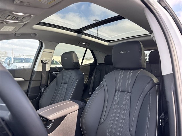 Buick Envision Vehicle Full-screen Gallery Image 22