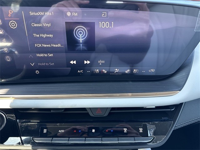 Buick Envision Vehicle Full-screen Gallery Image 13