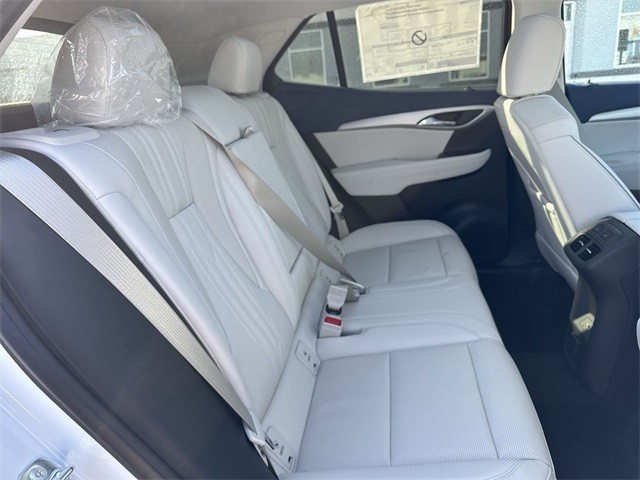 Buick Envision Vehicle Full-screen Gallery Image 27