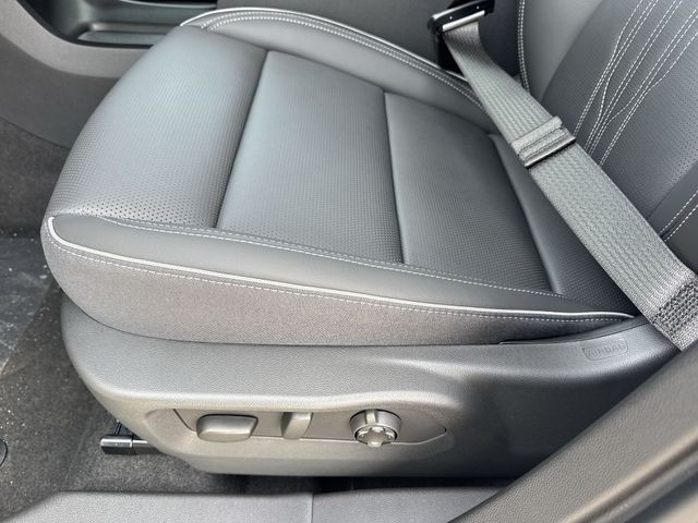 Buick Envision Vehicle Full-screen Gallery Image 12