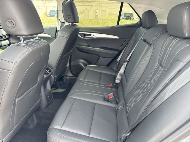 Buick Envision Vehicle Full-screen Gallery Image 23