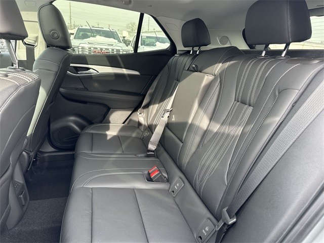 Buick Envision Vehicle Full-screen Gallery Image 22