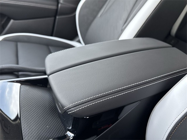 Buick Envision Vehicle Full-screen Gallery Image 21