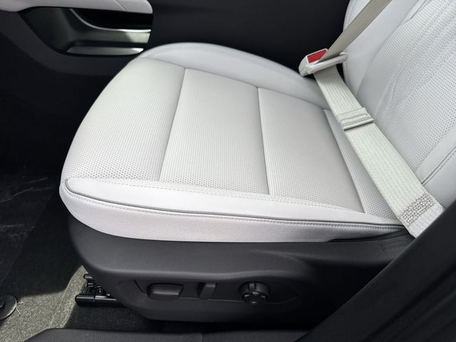 Buick Envision Vehicle Full-screen Gallery Image 12