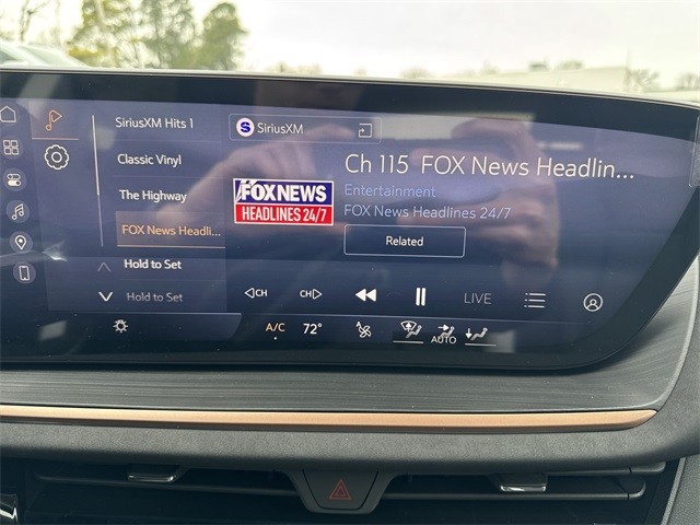 Buick Envision Vehicle Full-screen Gallery Image 16