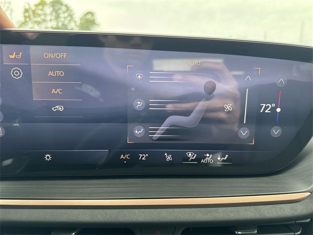 Buick Envision Vehicle Full-screen Gallery Image 19