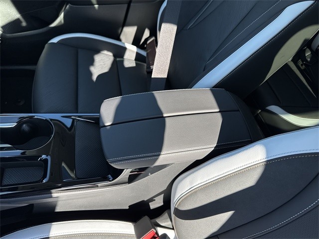 Buick Envision Vehicle Full-screen Gallery Image 21