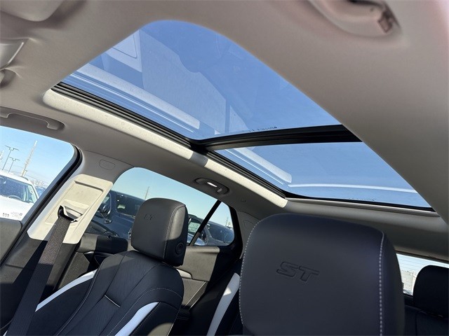 Buick Envision Vehicle Full-screen Gallery Image 22