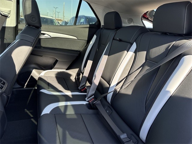 Buick Envision Vehicle Full-screen Gallery Image 23