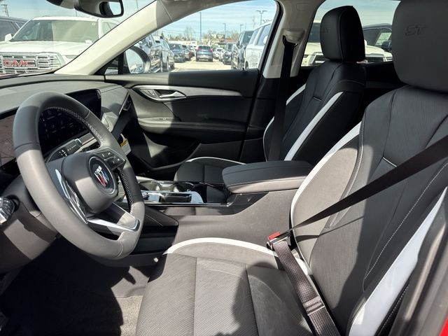 Buick Envision Vehicle Full-screen Gallery Image 11