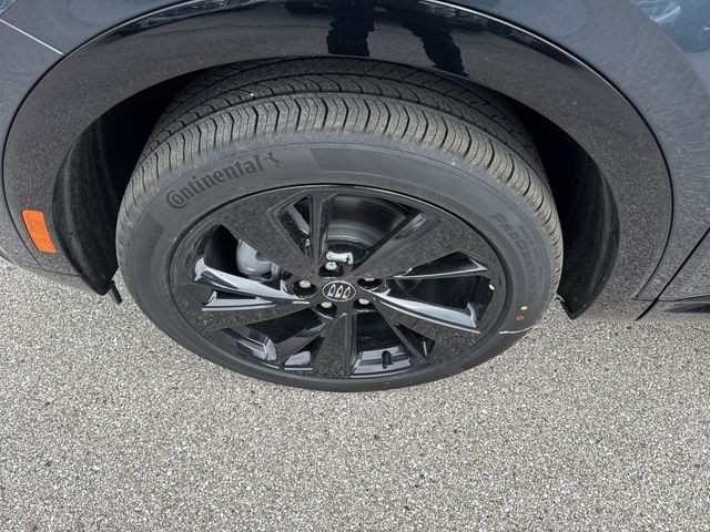 Buick Envision Vehicle Full-screen Gallery Image 10