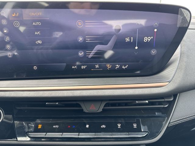 Buick Envision Vehicle Full-screen Gallery Image 19