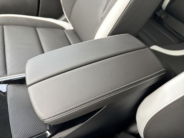 Buick Envision Vehicle Full-screen Gallery Image 21