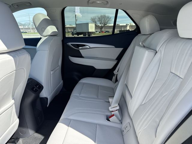 Buick Envision Vehicle Full-screen Gallery Image 23