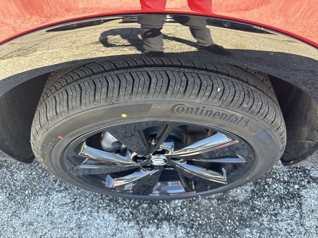 Buick Envision Vehicle Full-screen Gallery Image 10