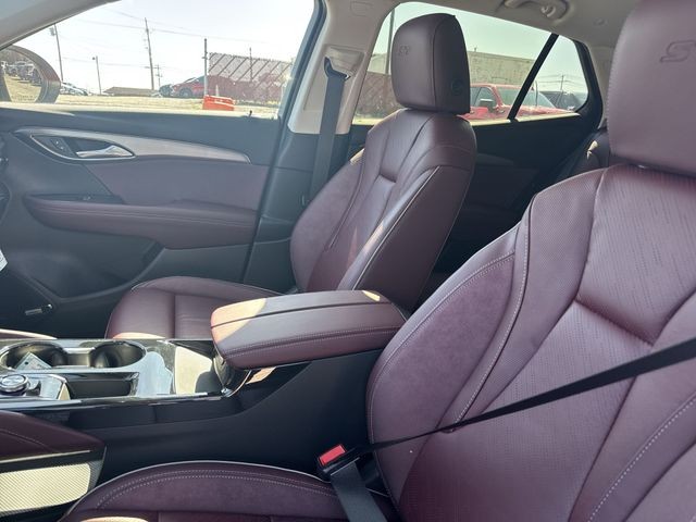 Buick Envision Vehicle Full-screen Gallery Image 11