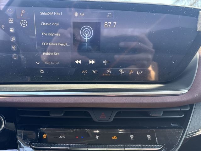 Buick Envision Vehicle Full-screen Gallery Image 16