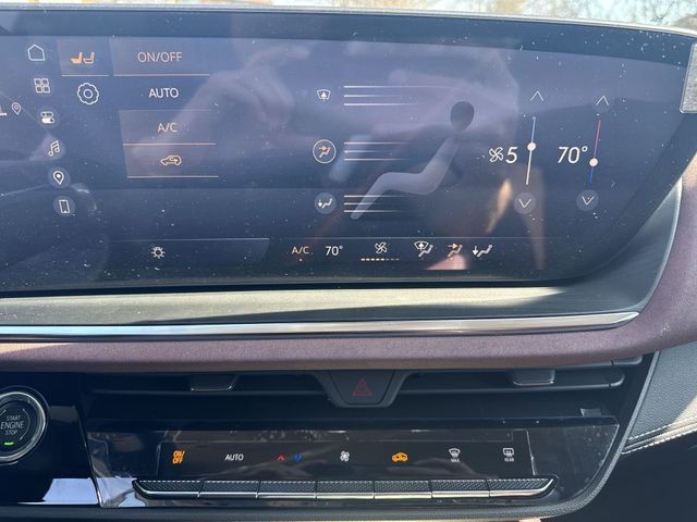 Buick Envision Vehicle Full-screen Gallery Image 19