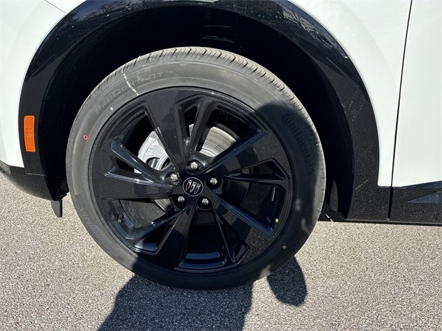 Buick Envision Vehicle Full-screen Gallery Image 10