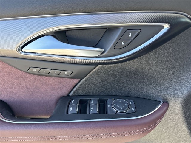 Buick Envision Vehicle Full-screen Gallery Image 13