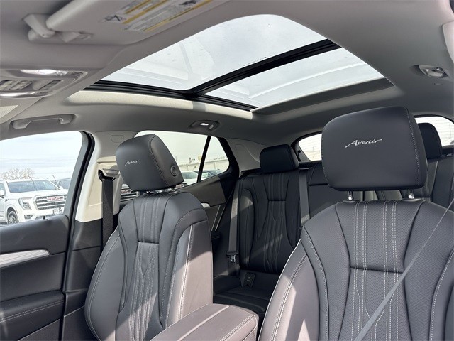 Buick Envision Vehicle Full-screen Gallery Image 22
