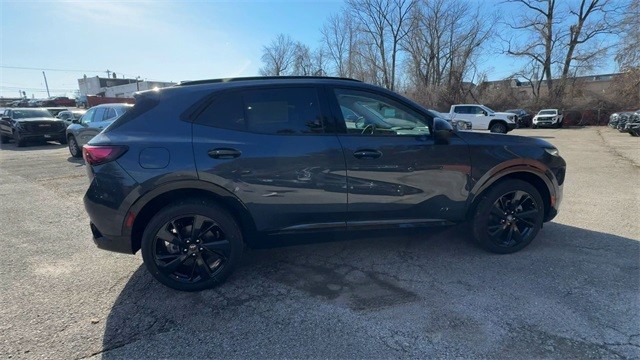 Buick Envision Vehicle Full-screen Gallery Image 09