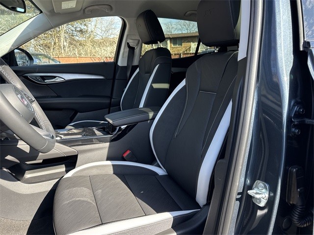 Buick Envision Vehicle Full-screen Gallery Image 11