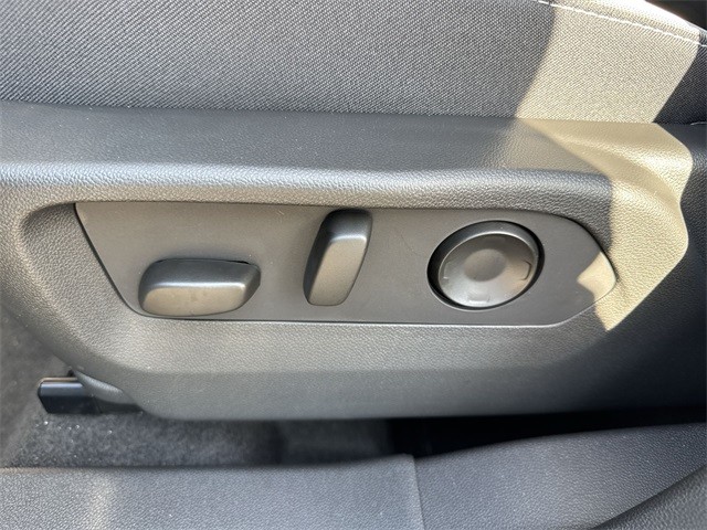 Buick Envision Vehicle Full-screen Gallery Image 12