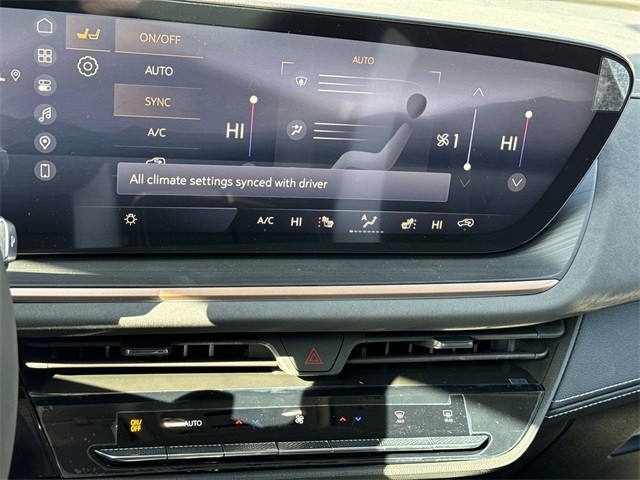 Buick Envision Vehicle Full-screen Gallery Image 19