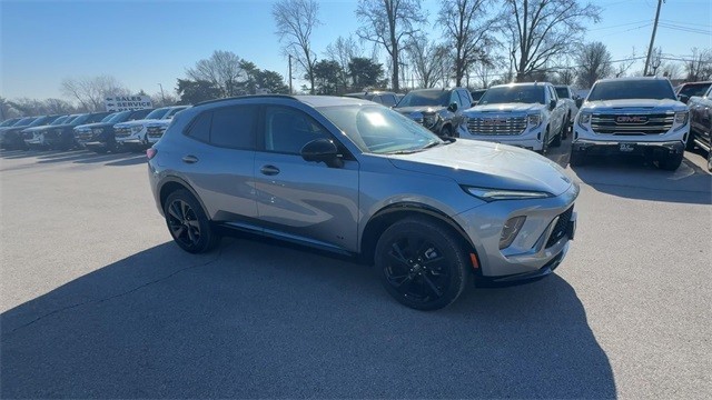 Buick Envision Vehicle Full-screen Gallery Image 02