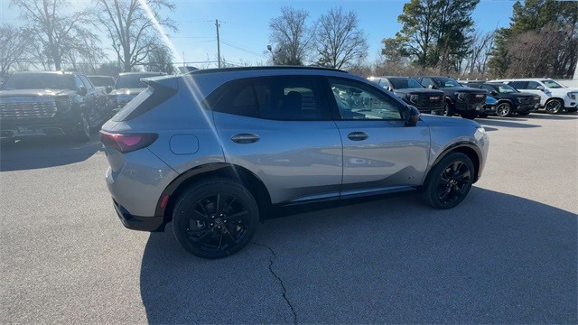 Buick Envision Vehicle Full-screen Gallery Image 09