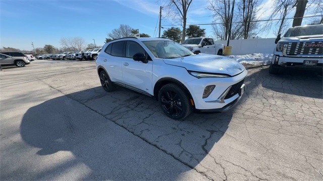 Buick Envision Vehicle Full-screen Gallery Image 02