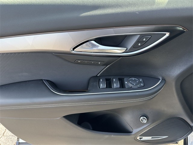 Buick Envision Vehicle Full-screen Gallery Image 13