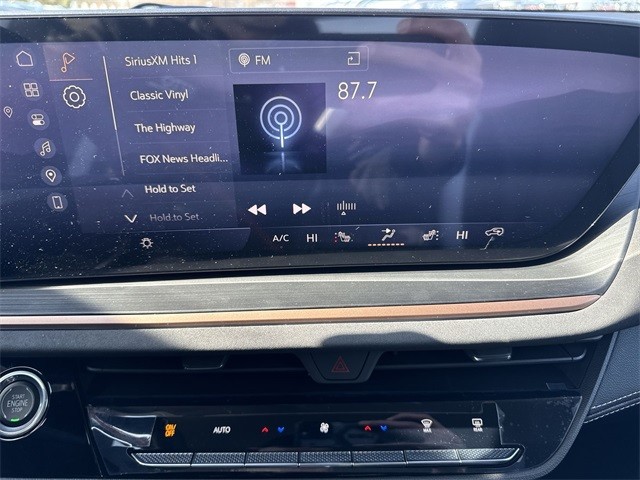 Buick Envision Vehicle Full-screen Gallery Image 16