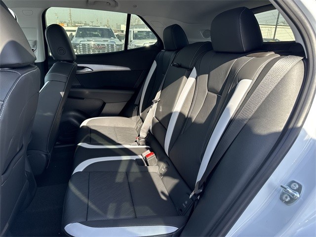 Buick Envision Vehicle Full-screen Gallery Image 22