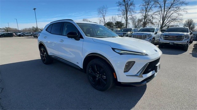 Buick Envision Vehicle Full-screen Gallery Image 02