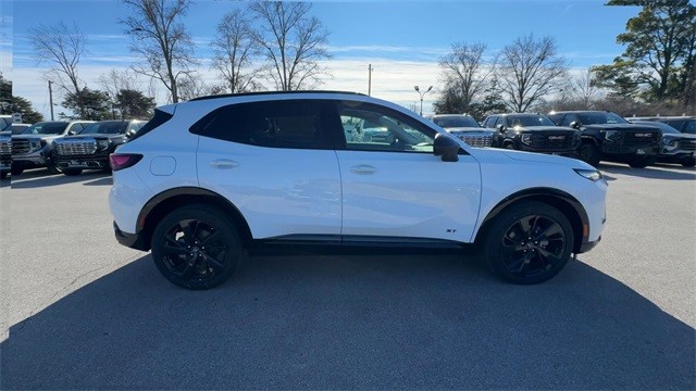 Buick Envision Vehicle Full-screen Gallery Image 09