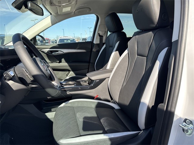 Buick Envision Vehicle Full-screen Gallery Image 11