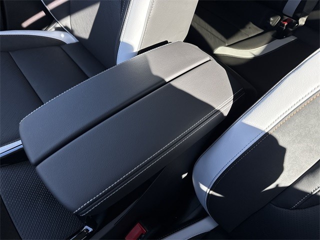 Buick Envision Vehicle Full-screen Gallery Image 21