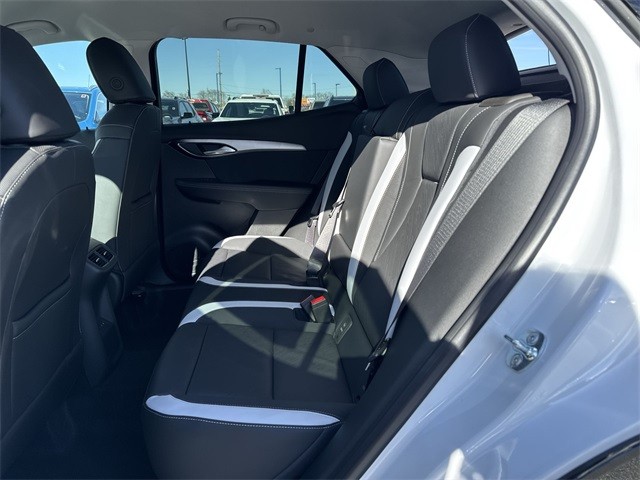 Buick Envision Vehicle Full-screen Gallery Image 22