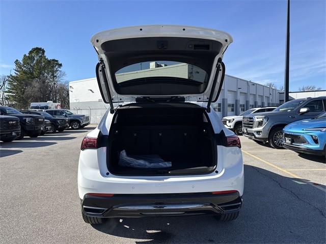 Buick Envision Vehicle Full-screen Gallery Image 23