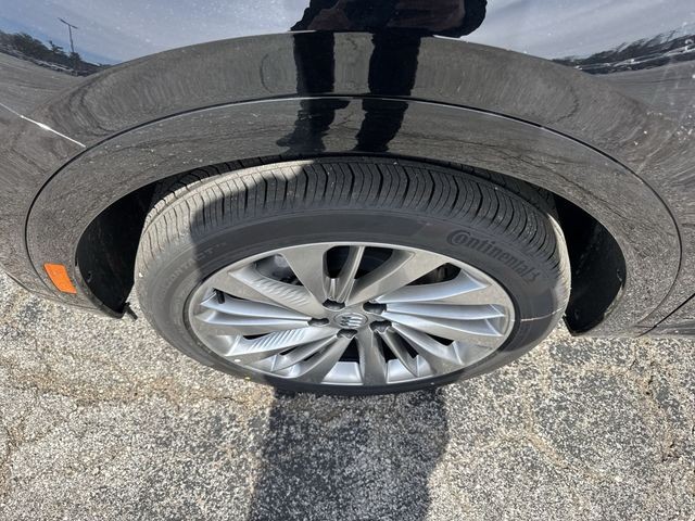 Buick Envision Vehicle Full-screen Gallery Image 10