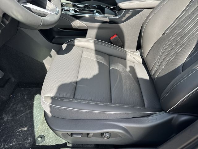 Buick Envision Vehicle Full-screen Gallery Image 12